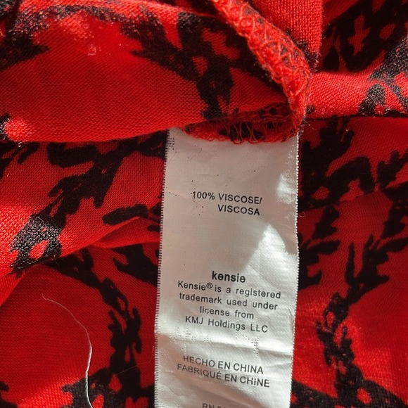 Kenzie Red Pattern Top - Picture 5 of 5